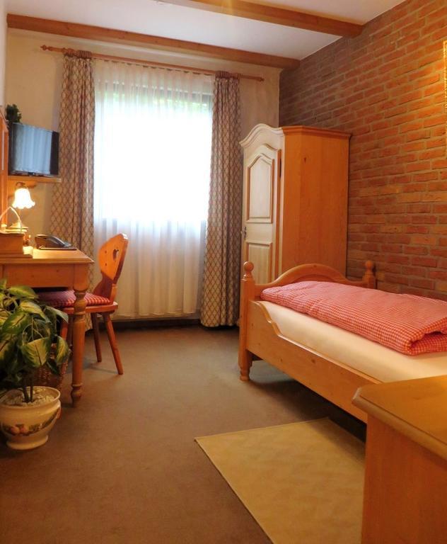 Hotel Gastgeb Essen Esterno foto